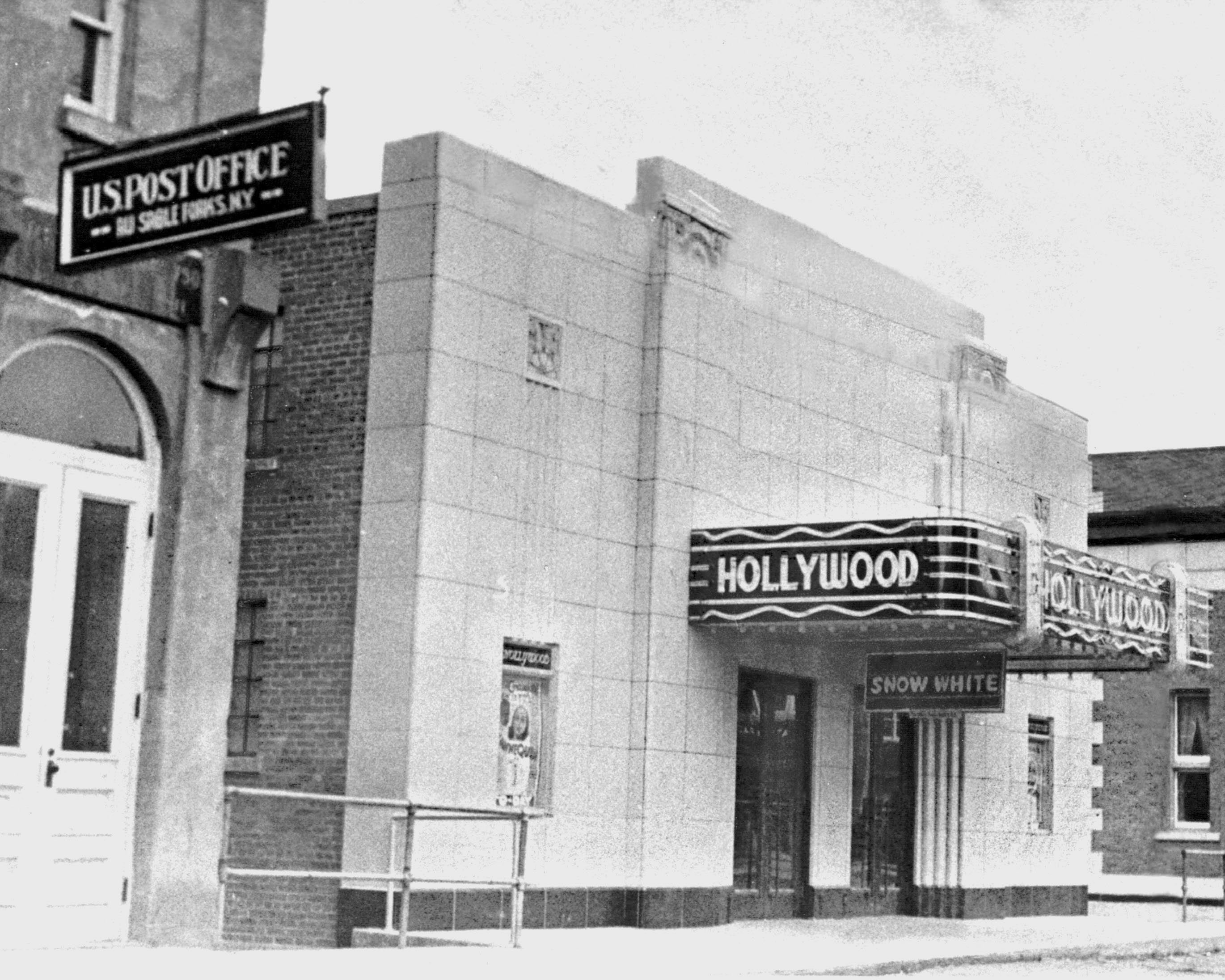 http://hollywoodtheatre.tripod.com/